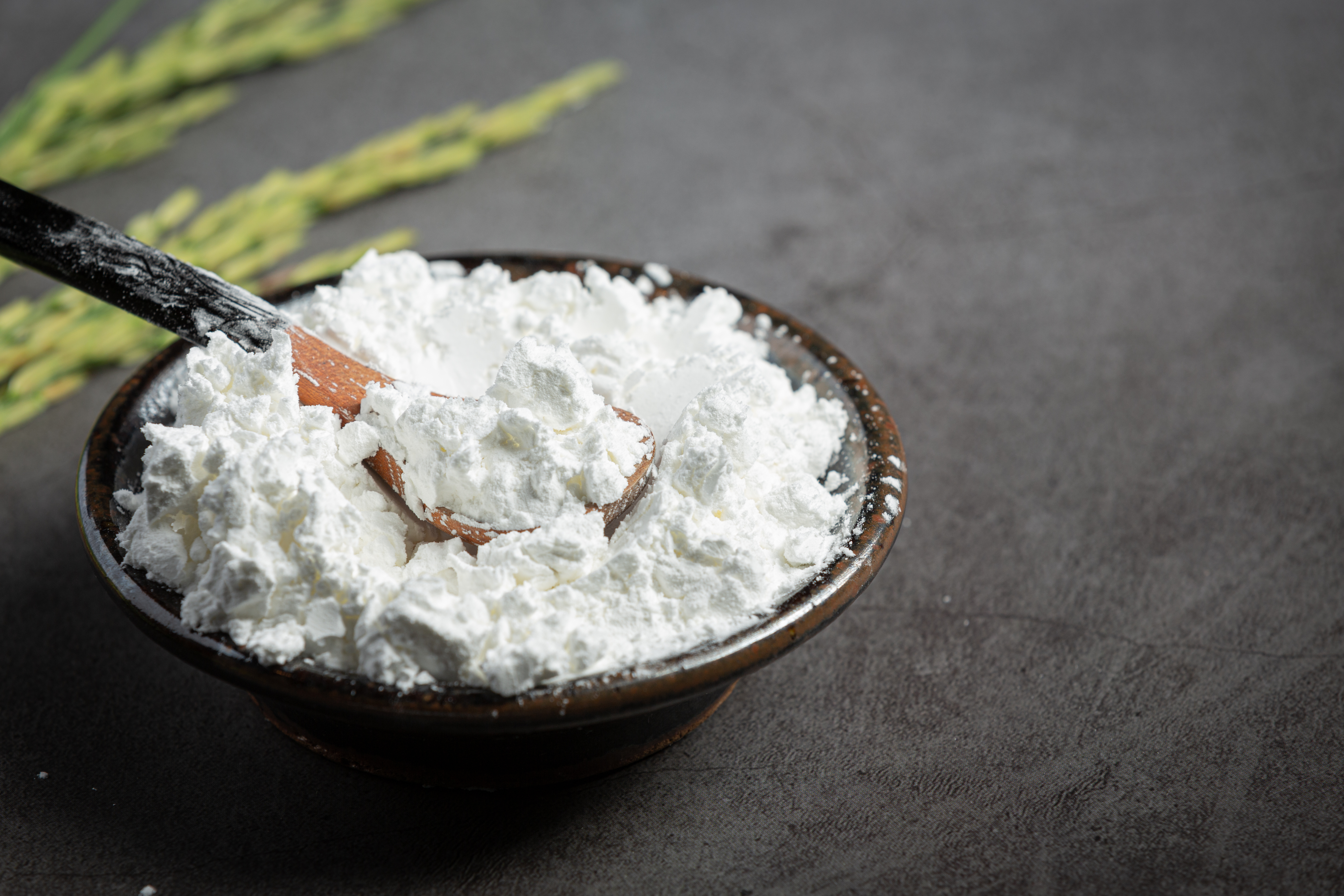 Calcium Chloride vs Calcium Carbonate: Which Mineral Additive Should Manufacturers Choose?